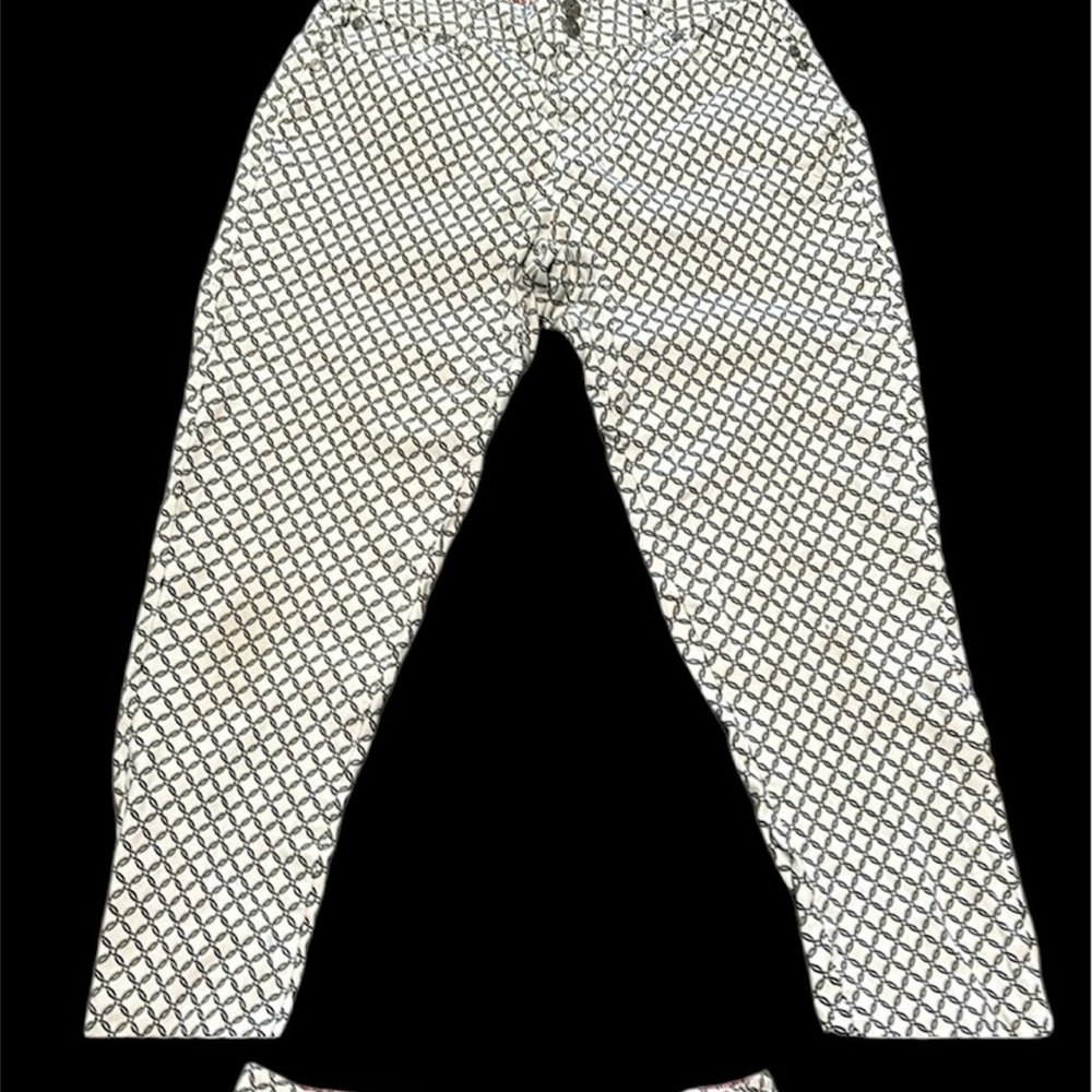 Sabrina Lauren soft/stretch white and black patterned pants. Size 12